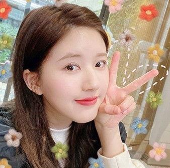 赵露思微博 我真笨,展现真实自我魅力